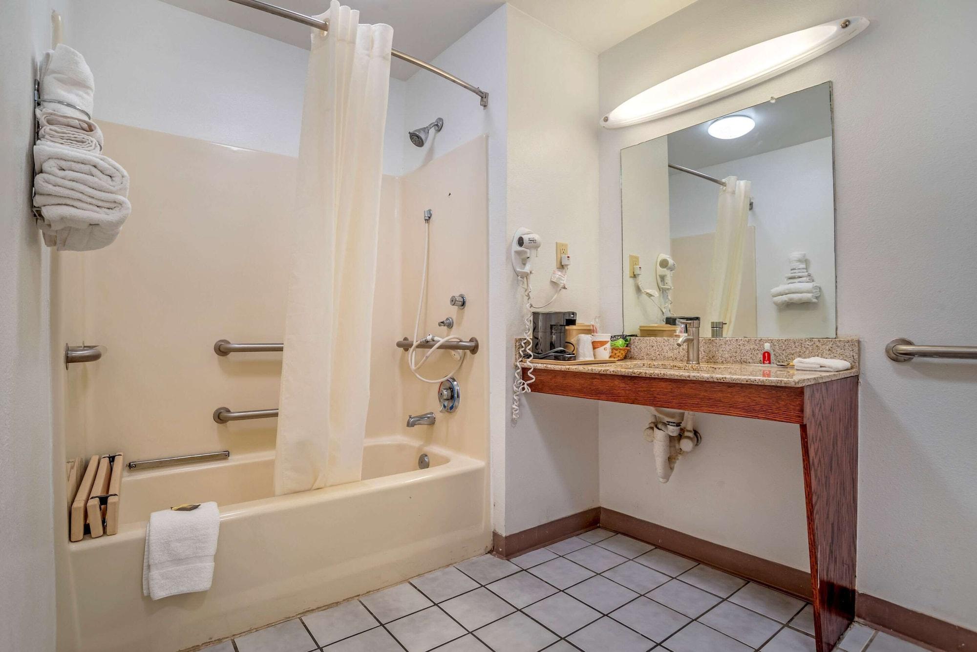 Econo Lodge Тупело Экстерьер фото