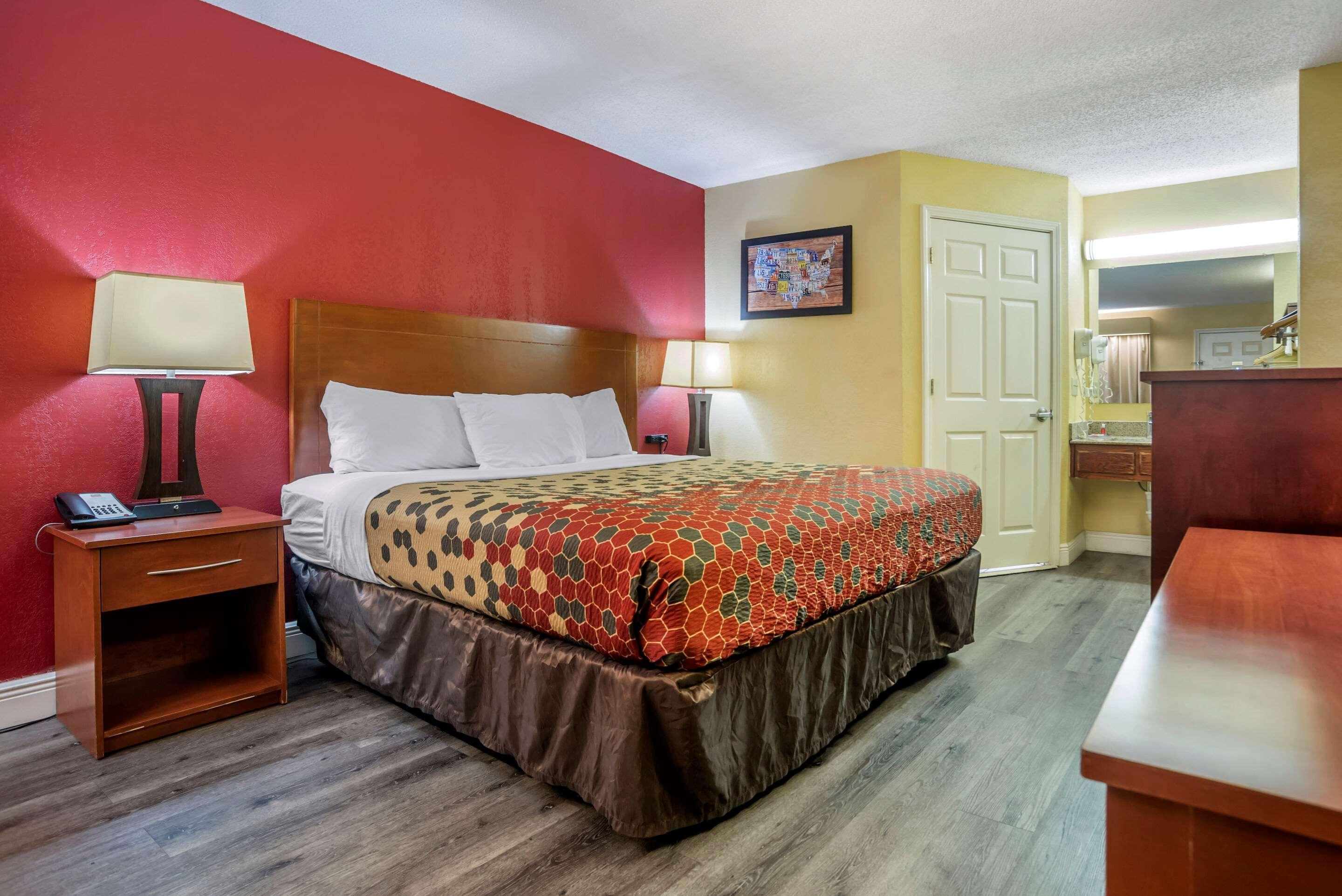 Econo Lodge Тупело Экстерьер фото