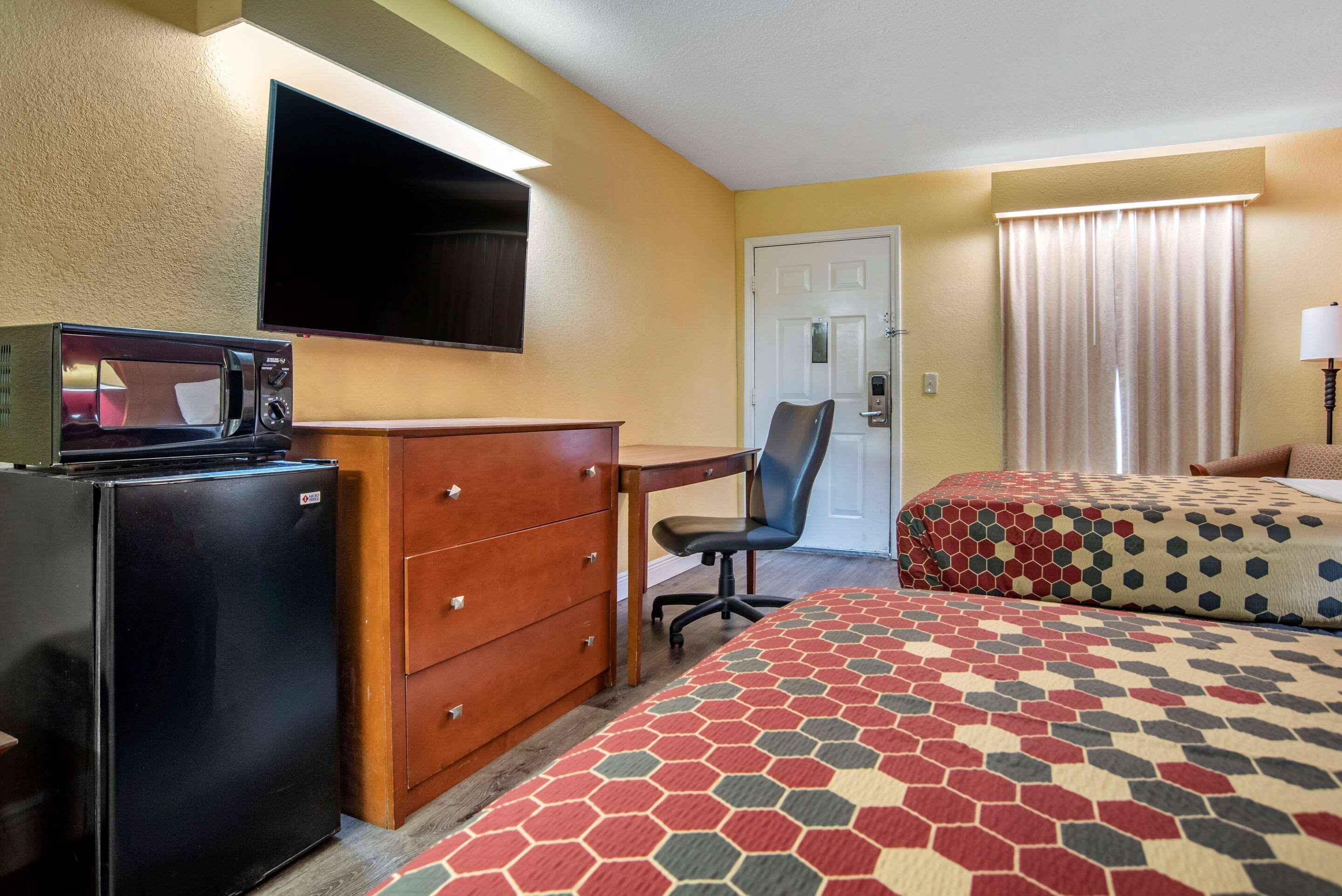Econo Lodge Тупело Экстерьер фото