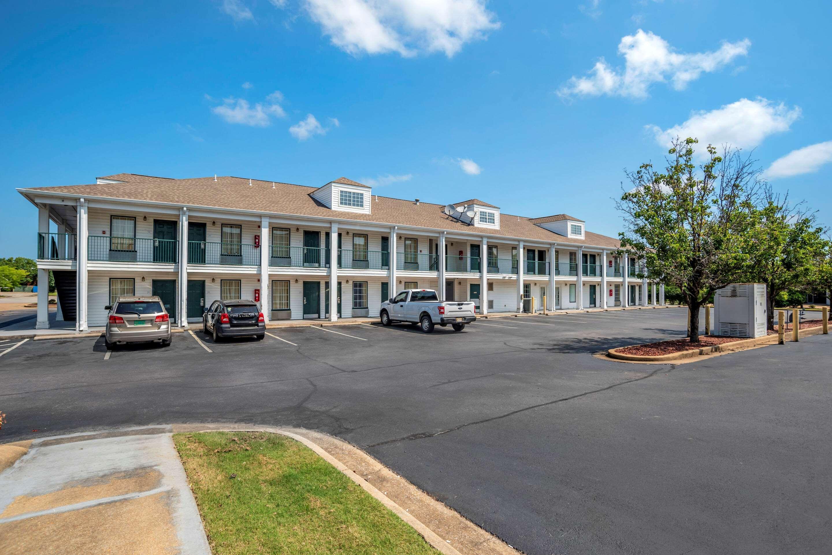 Econo Lodge Тупело Экстерьер фото