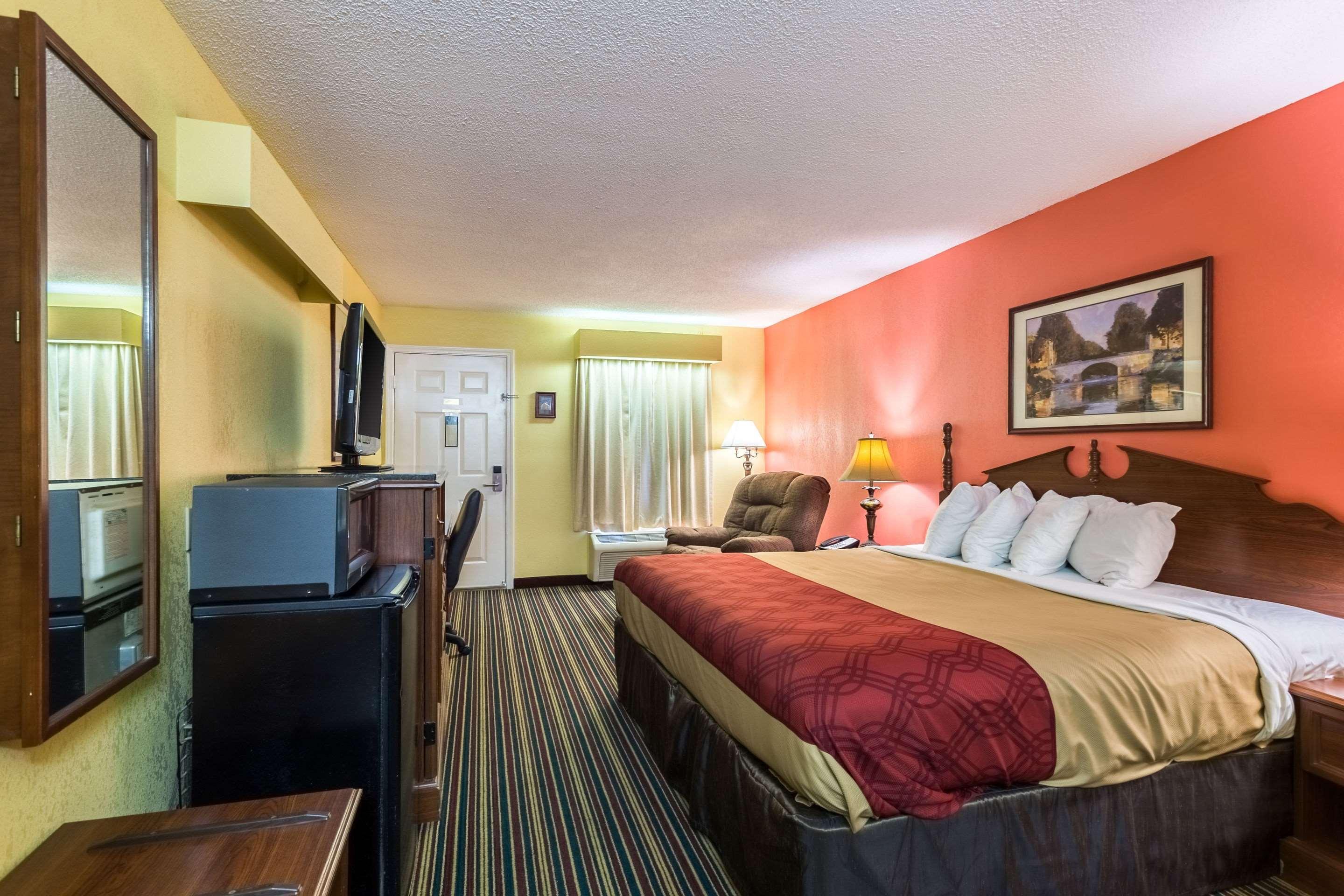 Econo Lodge Тупело Экстерьер фото