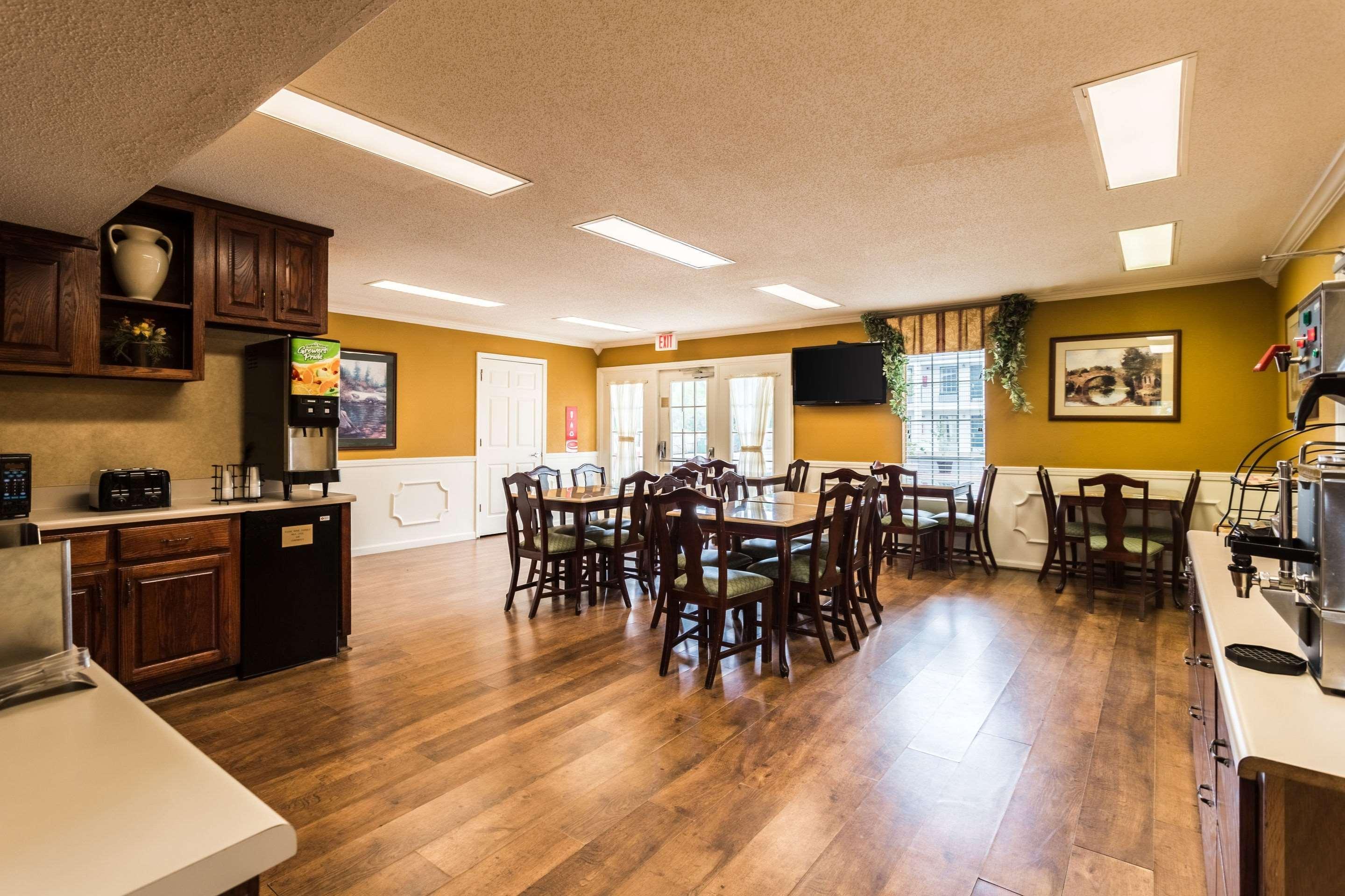 Econo Lodge Тупело Экстерьер фото